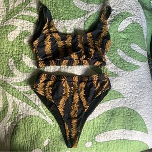 Lexbreezy Lei Bikini Set